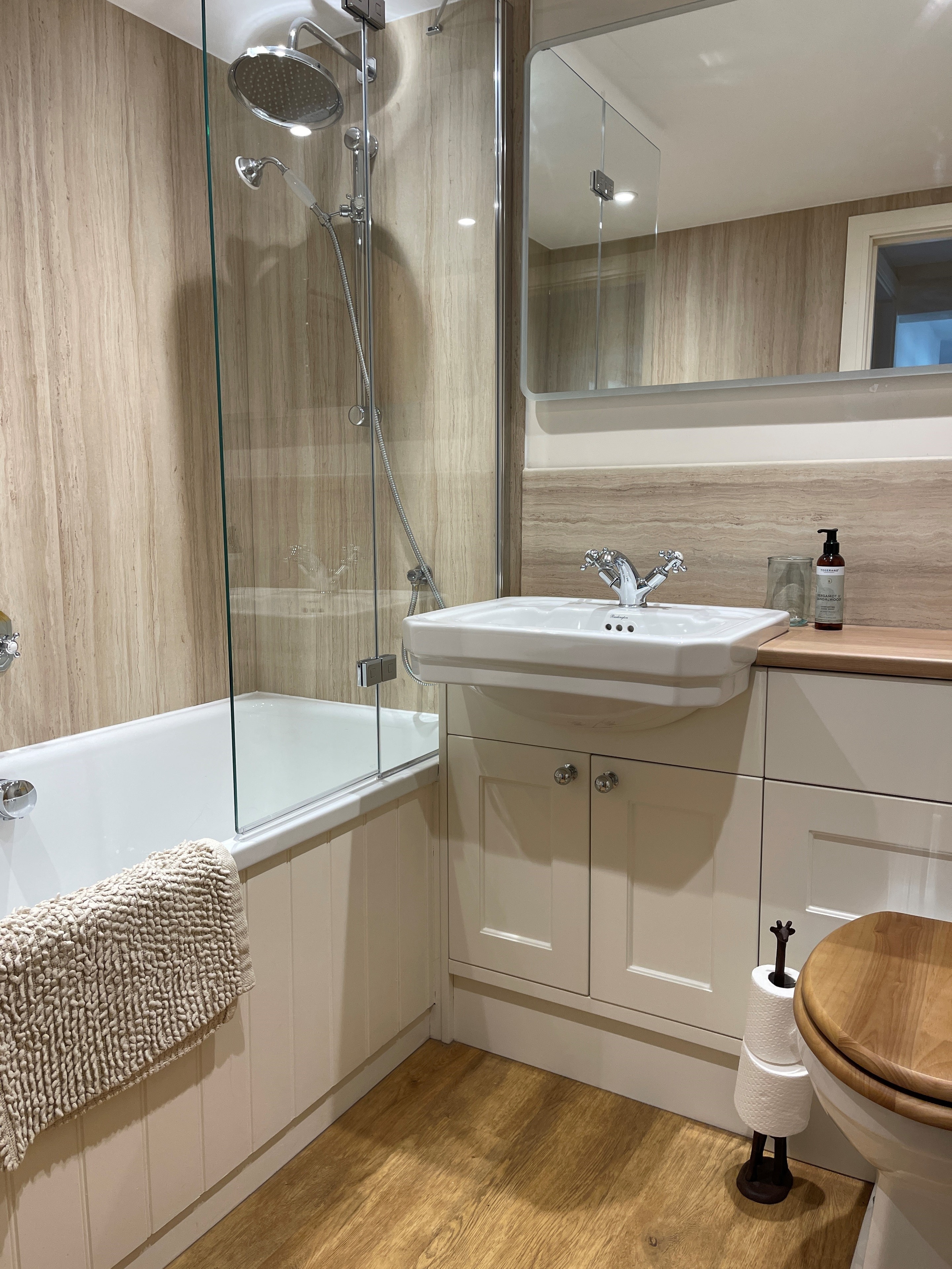 The bathroom at Neatham Barn